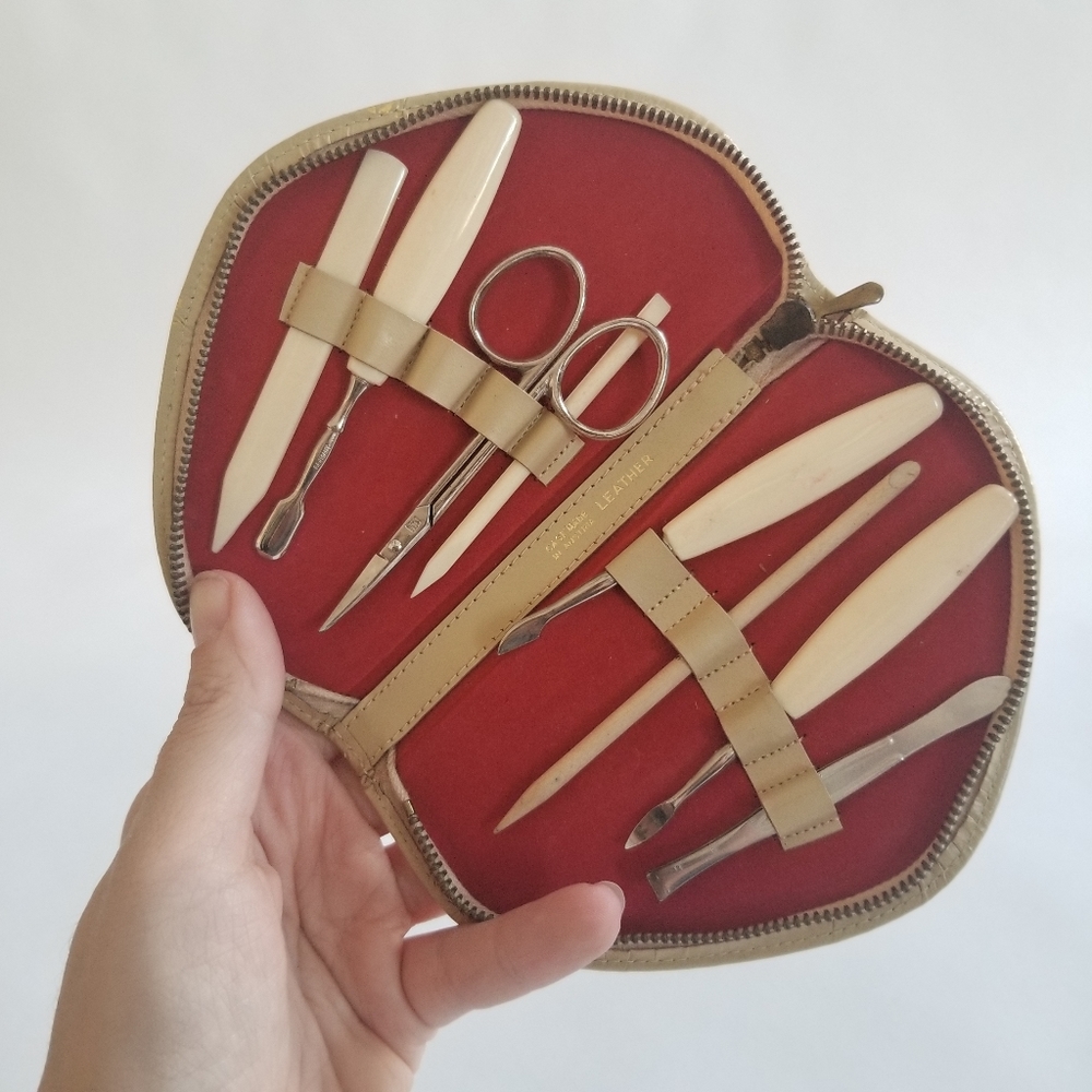 VTG manicure set in leather case GERMANY / AUSTRIA